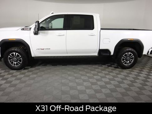 Used 2022 GMC Sierra 2500 AT4 image 7
