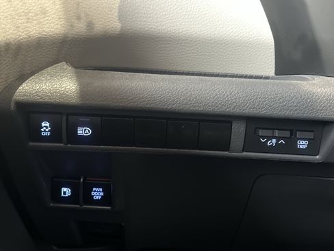 Certified 2024 Toyota Sienna XLE image 24