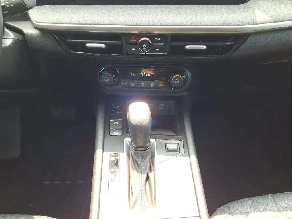 Certified 2026 Nissan Kicks SV FWD image 10