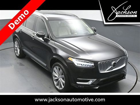 Used 2025 Volvo XC90 B5 Ultra w/ Lounge Package image 43