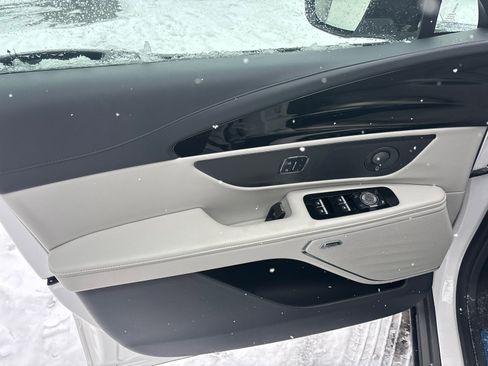 New 2026 Lincoln Nautilus Reserve AWD/4WD image 11