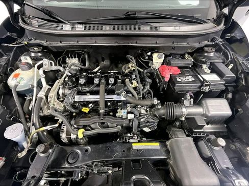 Used 2020 Nissan Kicks S FWD image 9