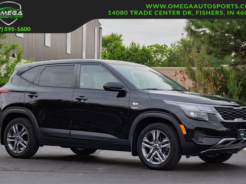 Used 2021 Kia Seltos LX AWD/4WD image 1