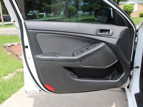 Used 2015 Kia Optima LX FWD image 12