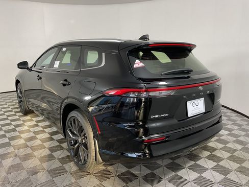 New 2025 Toyota Crown Signia image 6