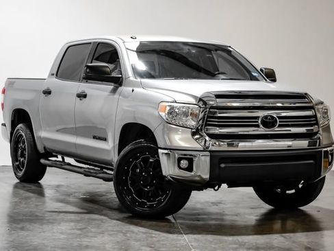 Used 2016 Toyota Tundra SR5 w/ SR5 Upgrade Package RWD image 7