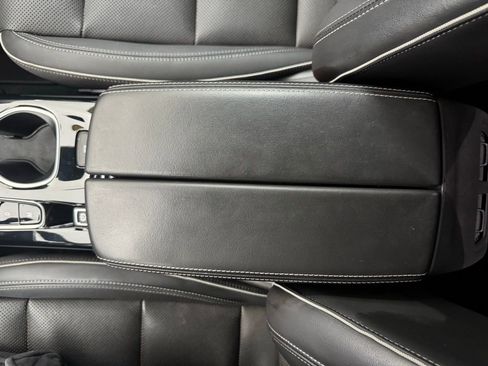 Used 2021 Buick Envision Essence w/ Sport Touring Package image 31