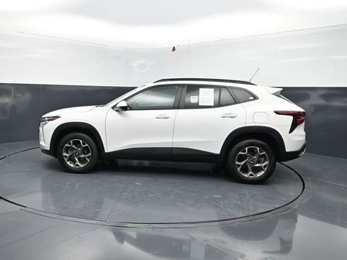 Used 2025 Chevrolet Trax LT image 5