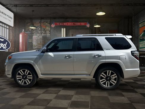 Used 2021 Toyota 4Runner Limited AWD/4WD image 3