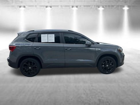 Certified 2024 Volkswagen Taos SE FWD image 6
