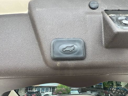 Used 2014 Buick Enclave Leather FWD image 32