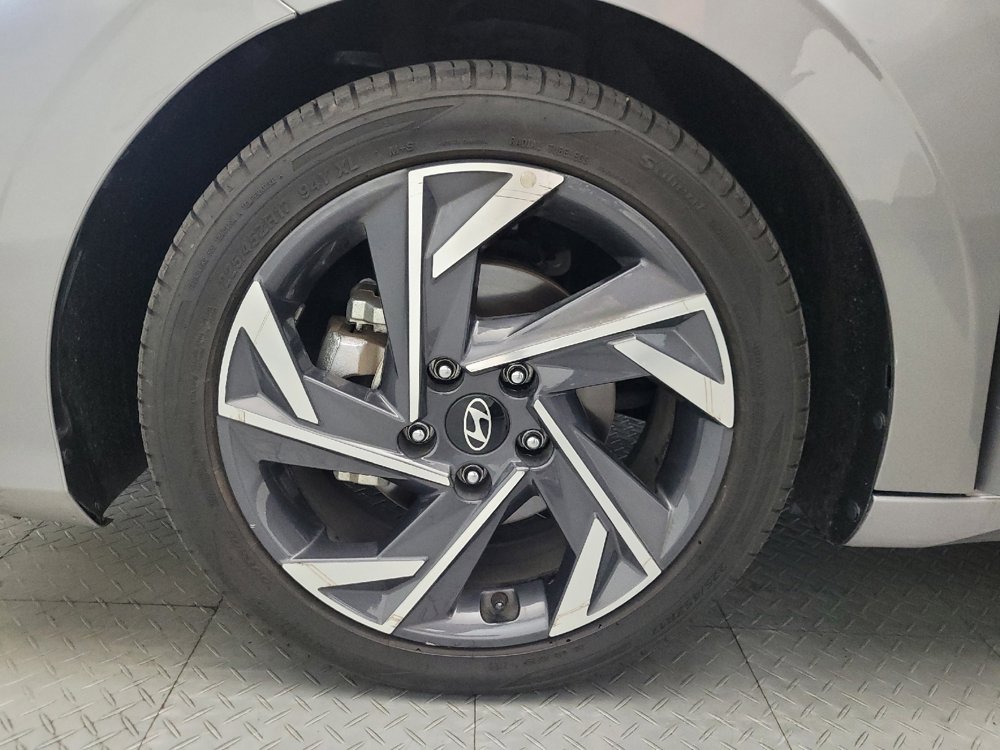 Used 2025 Hyundai Elantra Limited FWD image 31