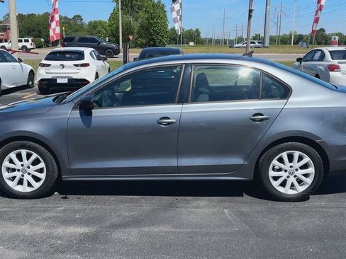 Used 2015 Volkswagen Jetta SE FWD image 5