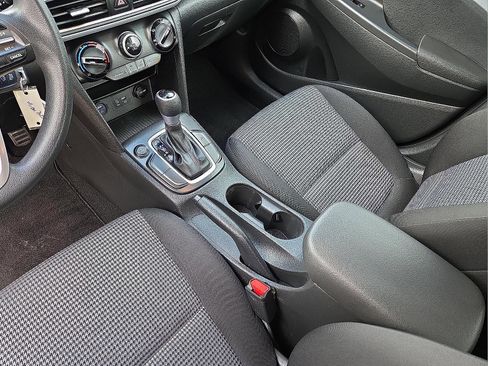 Used 2020 Hyundai Kona SE image 25