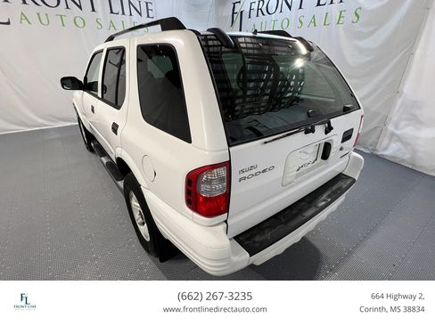 Used 2004 Isuzu Rodeo S RWD image 5