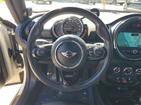 Used 2017 MINI Cooper Clubman S image 24