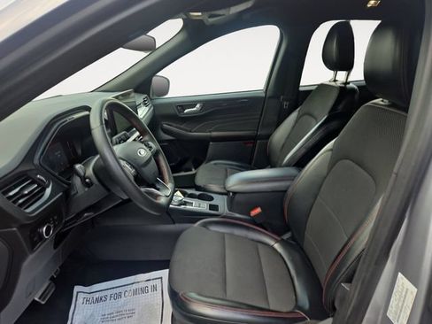 Used 2023 Ford Escape ST-Line w/ Tech Pack #1 FWD image 9
