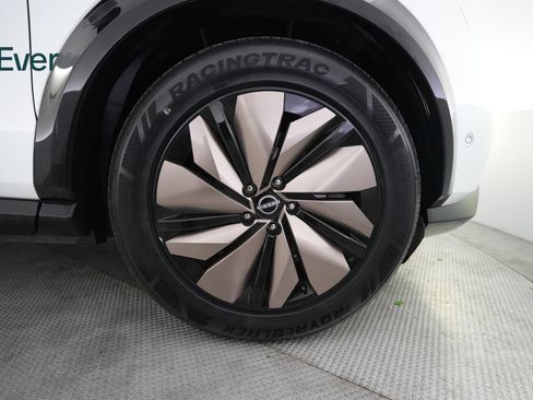 Used 2023 Nissan Ariya FWD image 20