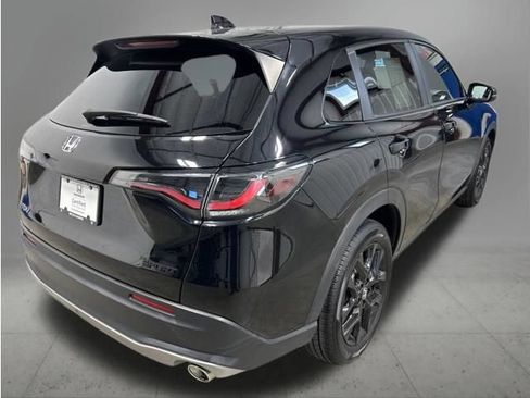 Certified 2025 Honda HR-V Sport image 6