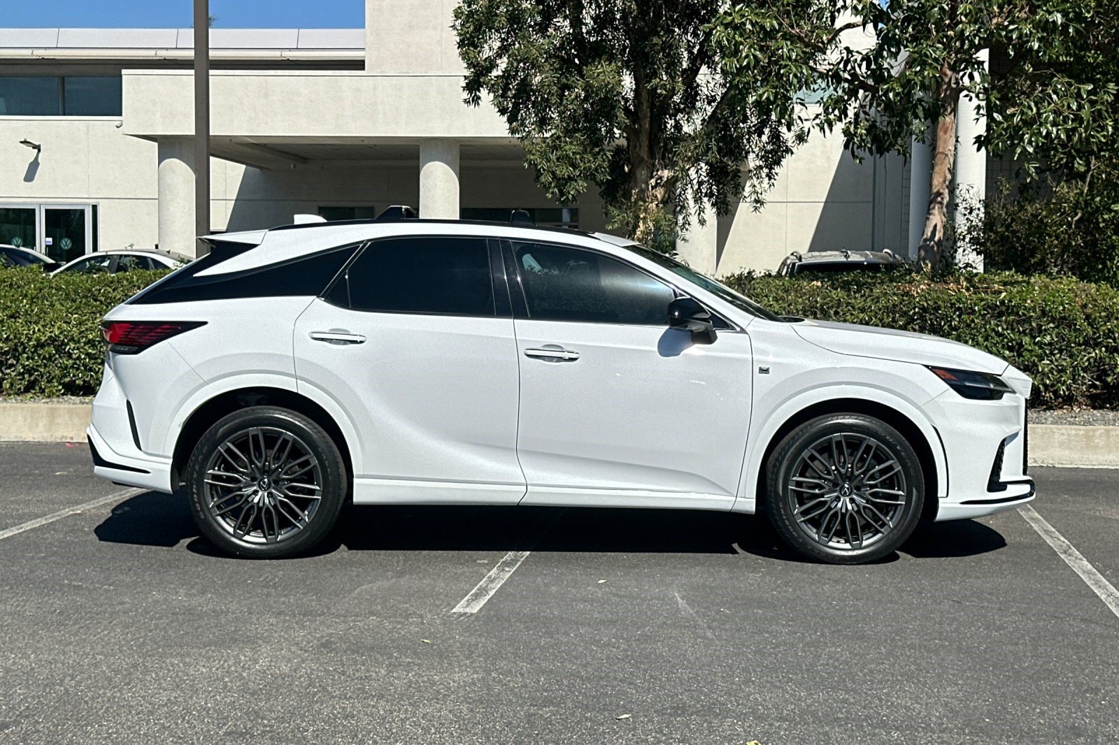 Used 2023 Lexus RX 500h F Sport AWD/4WD image 8