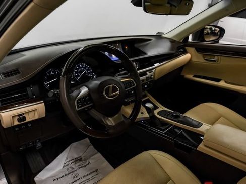 Used 2016 Lexus ES 350 w/ Premium Package w/Wood Trim FWD image 3