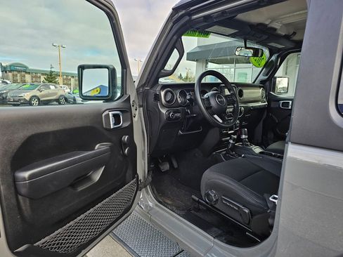 Used 2021 Jeep Wrangler Sport image 15