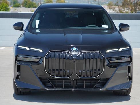 New 2026 BMW 750e xDrive AWD/4WD image 2