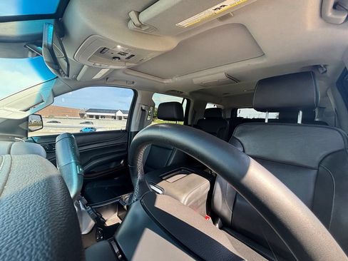 Used 2018 GMC Yukon SLT w/ Premium Edition AWD/4WD image 27
