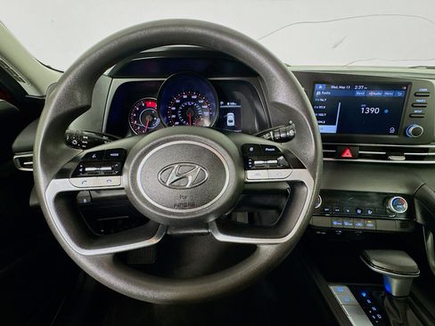 Used 2021 Hyundai Elantra SEL FWD image 11