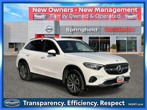 Used 2024 Mercedes-Benz GLC 300 GLC 300 4MATIC image 1