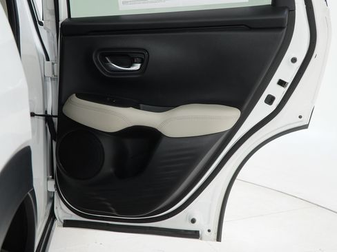 Certified 2026 Honda HR-V LX image 33