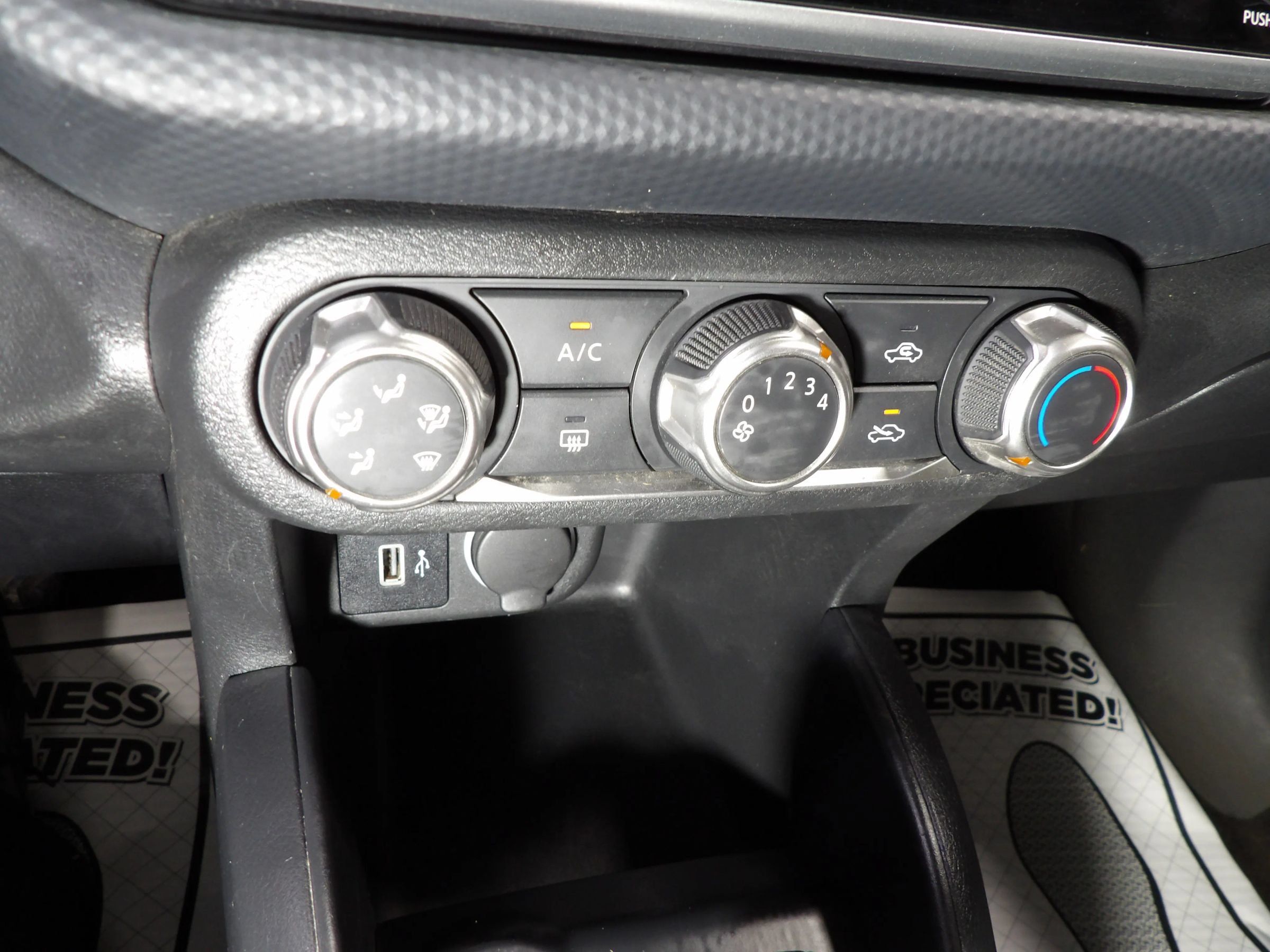 Used 2024 Nissan Kicks S FWD image 13
