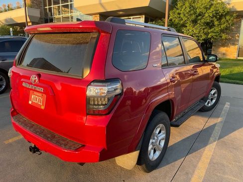 Used 2020 Toyota 4Runner SR5 Premium w/ Moonroof Package AWD/4WD image 4