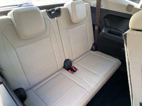 Used 2020 Volkswagen Tiguan SEL FWD image 23
