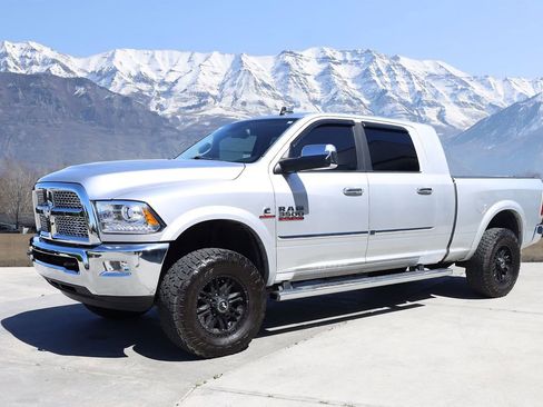 Used 2013 RAM 3500 Laramie AWD/4WD image 2
