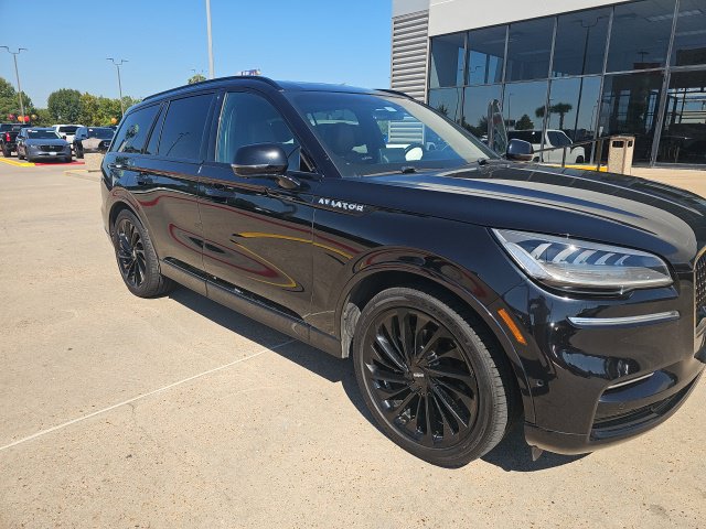 Used 2022 Lincoln Aviator Reserve w/ Equipment Group 201A RWD image 2