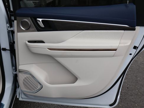 New 2026 Buick Enclave Avenir w/ Super Cruise Package image 24