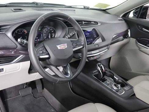 Used 2022 Cadillac XT4 Luxury AWD/4WD image 14