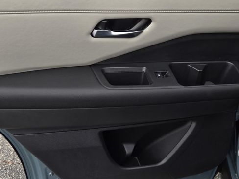 New 2026 Nissan Pathfinder SL FWD image 12