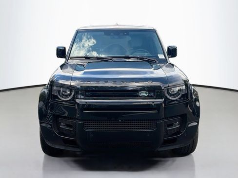 Used 2025 Land Rover Defender 110 V8 AWD/4WD image 6