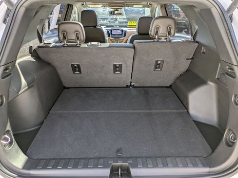 Used 2018 Chevrolet Equinox Premier image 32