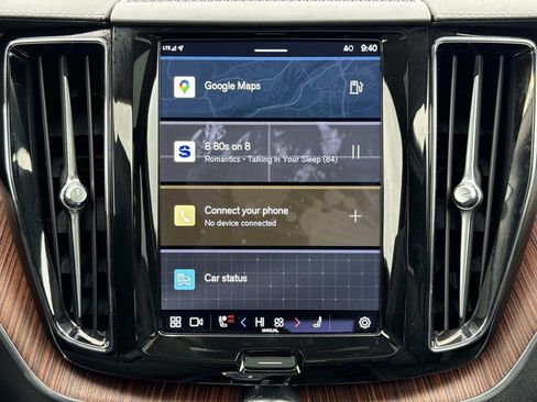 Used 2023 Volvo XC60 B5 Ultimate w/ Climate Package AWD/4WD image 4