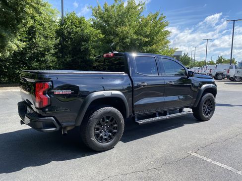 Used 2023 Chevrolet Colorado Trail Boss w/ Technology Package AWD/4WD image 9