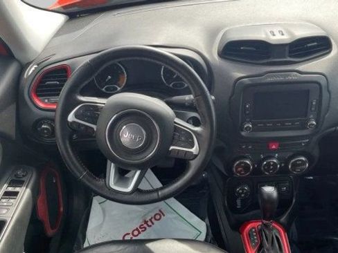 Used 2017 Jeep Renegade Trailhawk w/ Premium Trailhawk Package AWD/4WD image 12