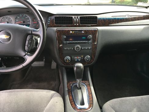 Used 2014 Chevrolet Impala LT FWD image 25