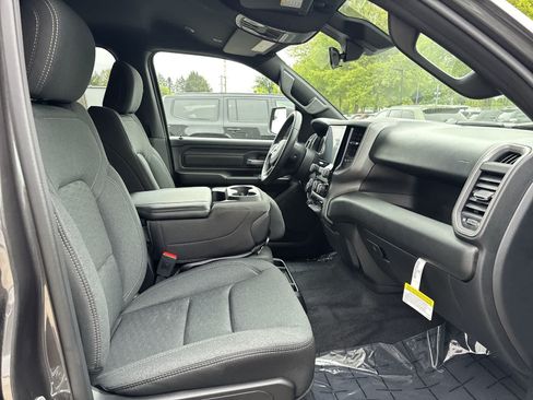 New 2026 RAM 1500 Express AWD/4WD image 5