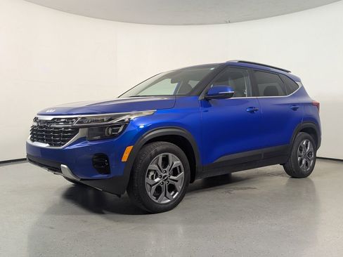 Used 2024 Kia Seltos S AWD/4WD image 3