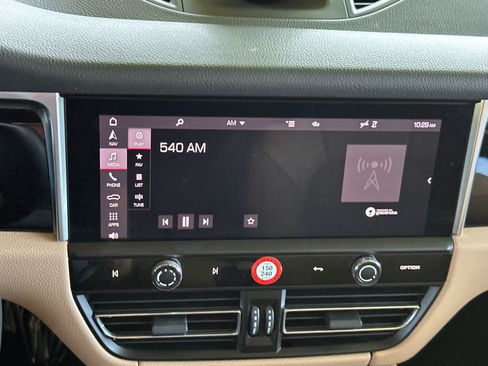Certified 2023 Porsche Macan S AWD/4WD image 20