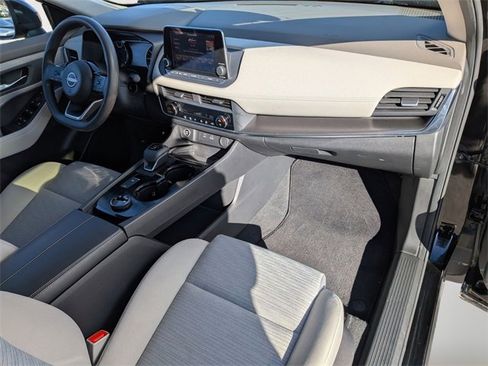 Certified 2023 Nissan Rogue SV image 30