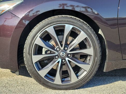 Used 2016 Nissan Maxima SR w/ Interior Lighting Package FWD image 6